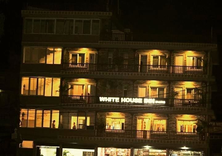 Oyo 254 White House In Hotel Похара Екстериор снимка